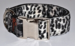 Fellhalsband snowleopard