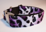 Fellhalsband leopard purple